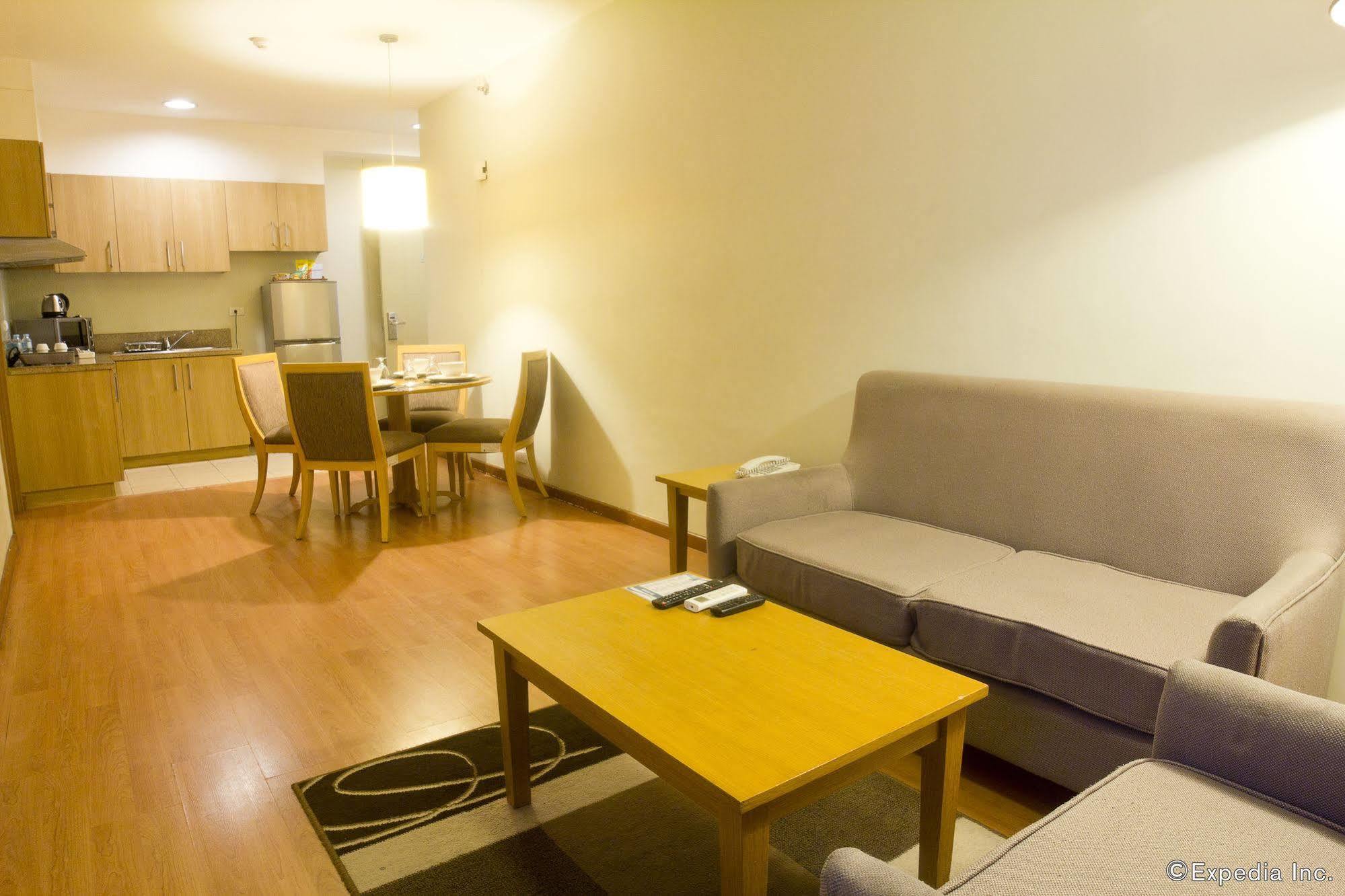 One Pacific Place Serviced Residences Makati City Luaran gambar